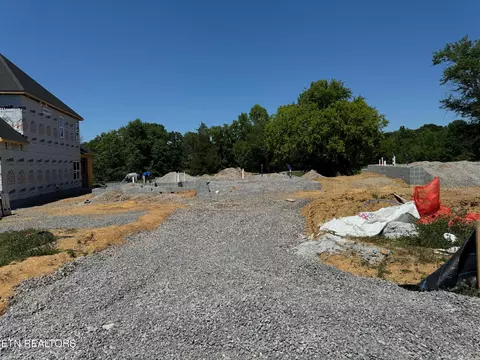 1826 Melton Meadows Dr, Maryville, TN 37803