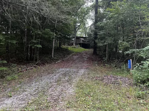 6808 Holiday Dr, Tallassee, TN 37878