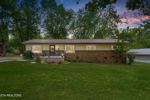 295 Ivanhoe Ln, Crossville, TN 38555