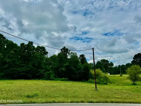 9600 E Town Creek Rd, Lenoir City, TN 37772