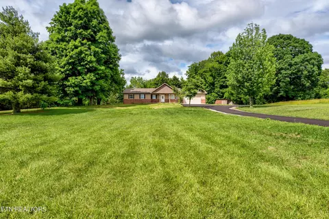 139 Shanghai Rd, La Follette, TN 37766