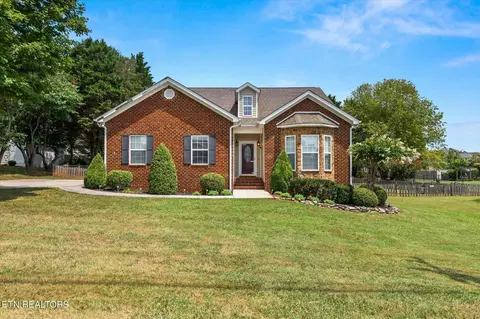 1202 Crestway Dr, Athens, TN 37303