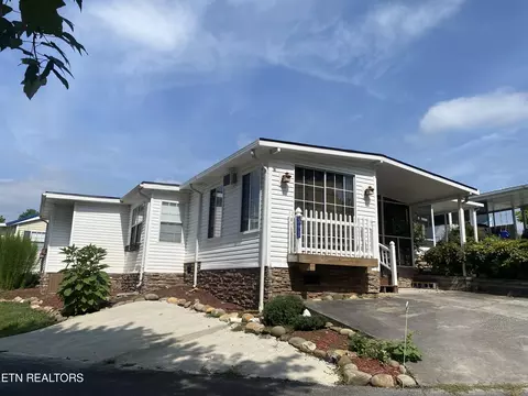 595 Flamingo Cir, Townsend, TN 37882