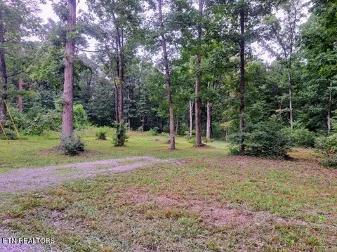 Ridge Rd W, Crossville, TN 38572