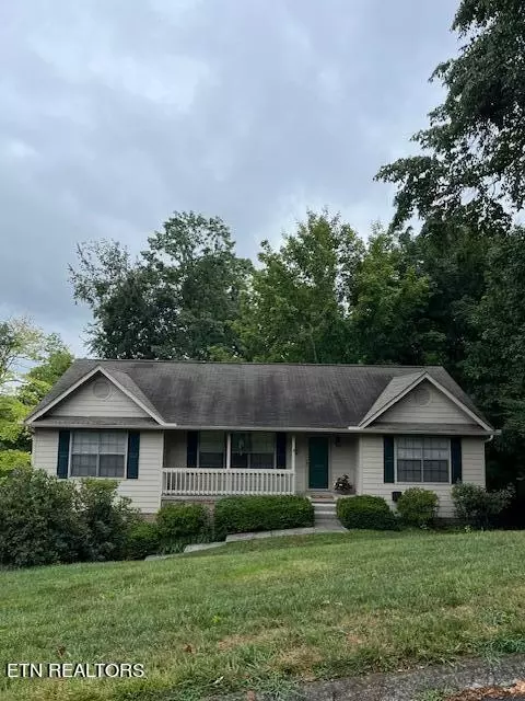 3004 Edonia Dr, Knoxville, TN 37918