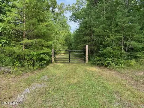 660 Jim Garrett Rd, Monterey, TN 38574