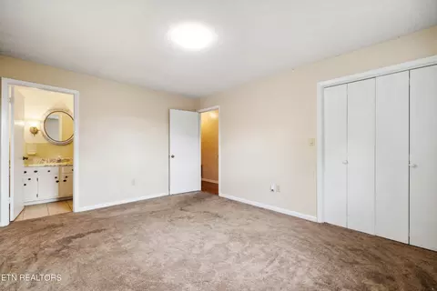 Bedroom - 556 Andrew Cir, Talbott, TN 37877 photo 2 of 5