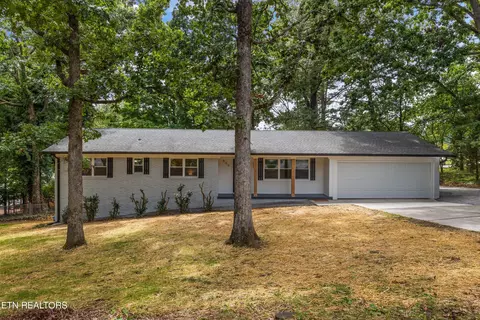 609 Greenwood Dr, Maryville, TN 37803