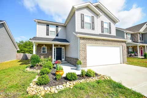 3111 Starling Dr, Maryville, TN 37803