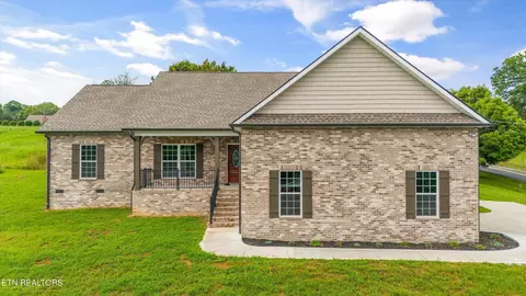 1327 Forest Hill Rd, Maryville, TN 37803