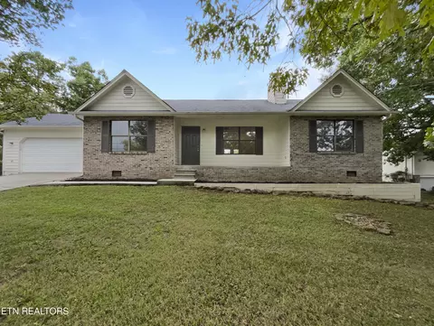 304 Oakleaf Cir, Knoxville, TN 37924