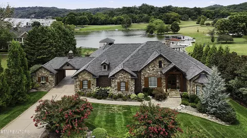 8711 Inlet Dr, Knoxville, TN 37922