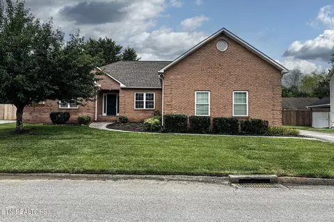 836 Meadowfield Dr, Knoxville, TN 37923
