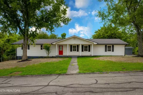 4122 Birchbrook Dr, Rockford, TN 37853