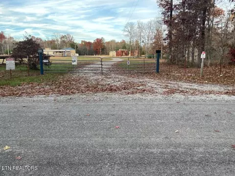 240 Perkins Tr, Deer Lodge, TN 37726