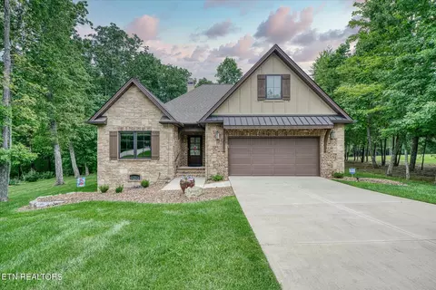 12 Bluffview Ln, Crossville, TN 38558