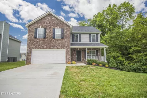 2945 Dominion Dr, Maryville, TN 37803