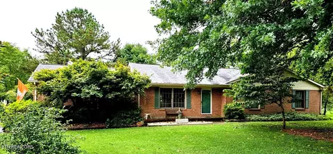 7800 NW Bennington Dr, Knoxville, TN 37909