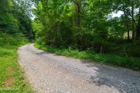 Arron Way, Sevierville, TN 37876