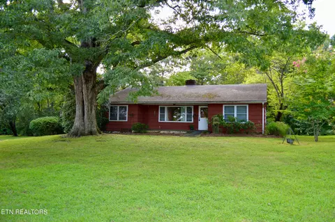22 Hilltop Pl, Norris, TN 37828