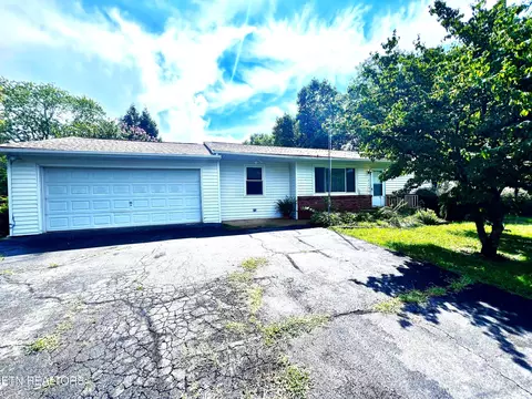5726 NW Goldenrod Cir, Knoxville, TN 37921