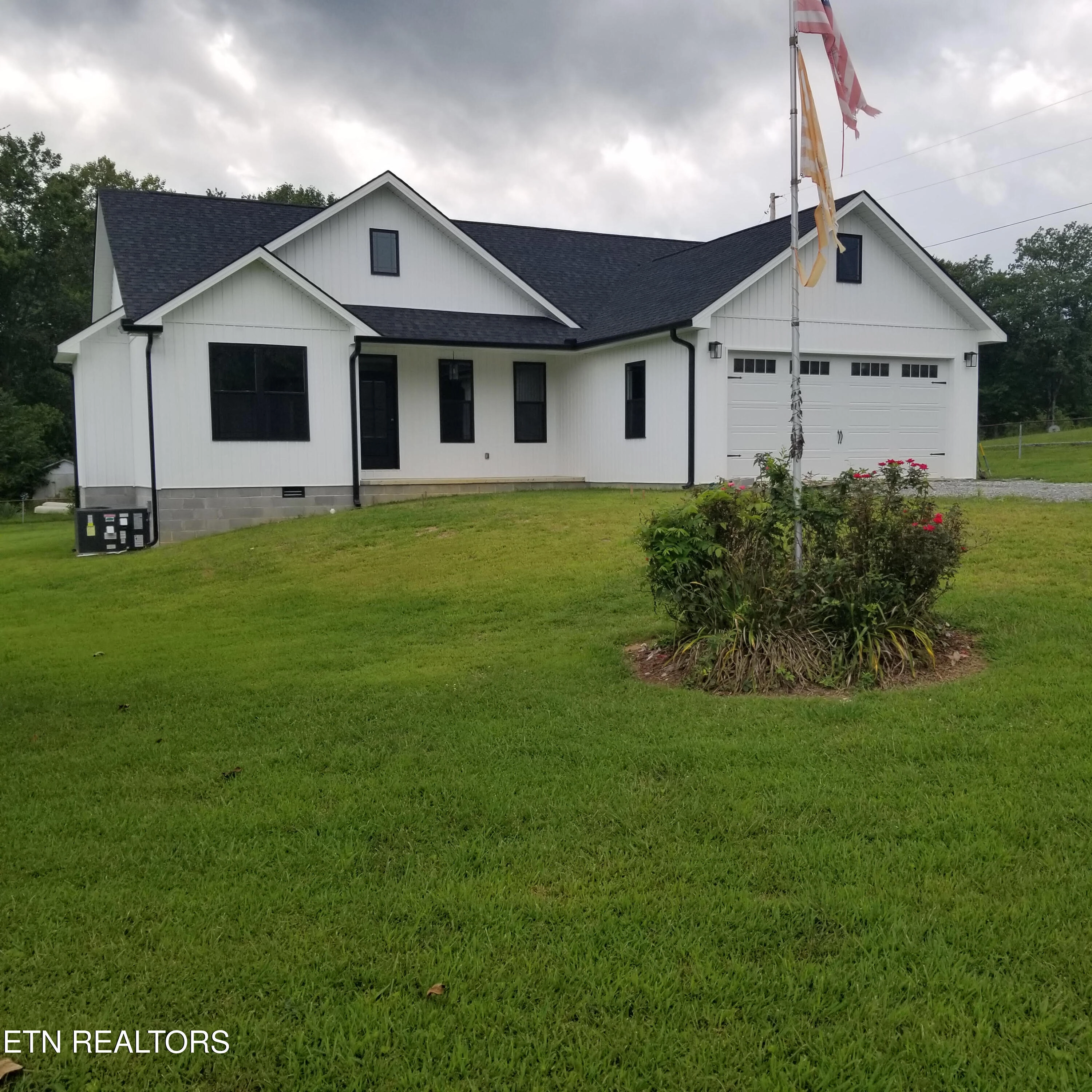 203 Cir Dr  