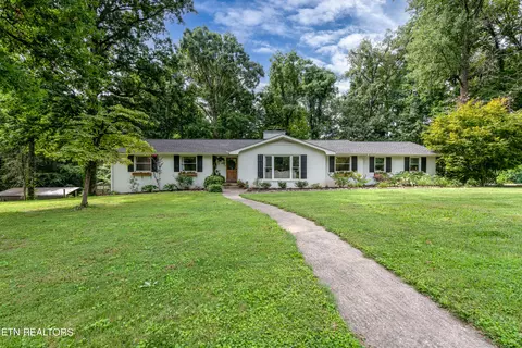 818 Bellwood Dr, Maryville, TN 37803