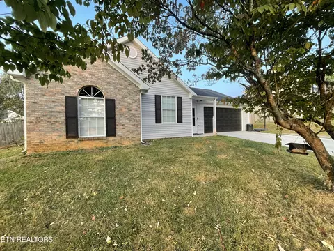 2313 Scanlon Ct, Powell, TN 37849