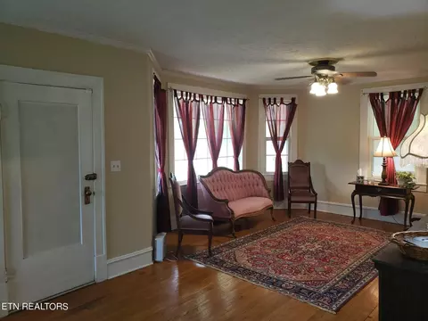 242 N Willow Ave, Erwin, TN 37650 photo 9