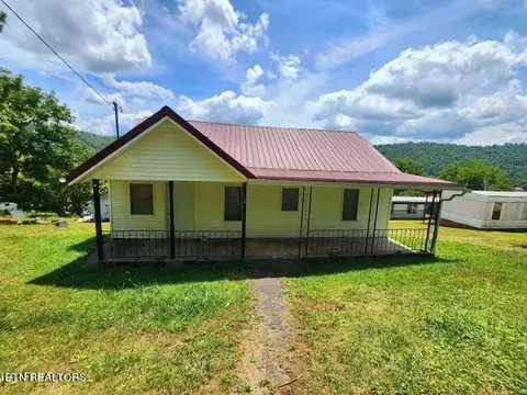 124 Howard St, Pennington Gap, VA 24277