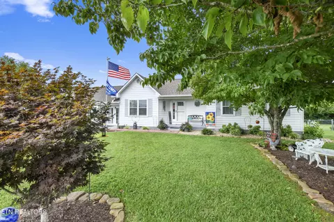 245 Farris Cir, La Follette, TN 37766