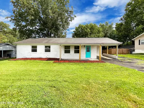4200 Thornwood Dr, Knoxville, TN 37921