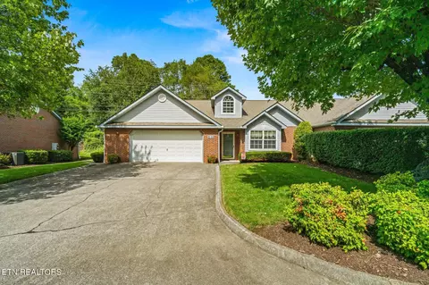 805 Cedar Ln #H32, Knoxville, TN 37912
