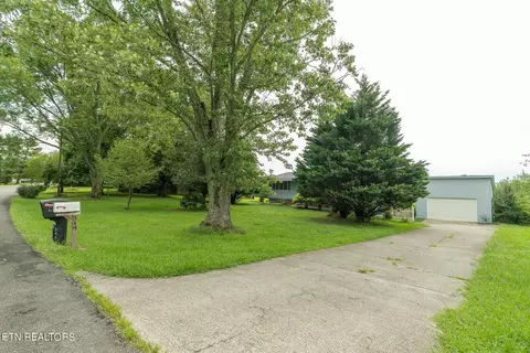 345 Grandview Dr, Kodak, TN 37764