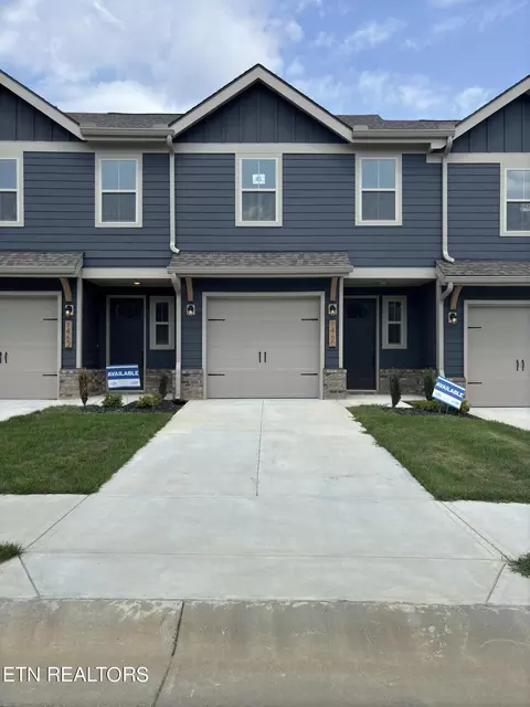 1460 Mountain Quail Cir, Maryville, TN 37801