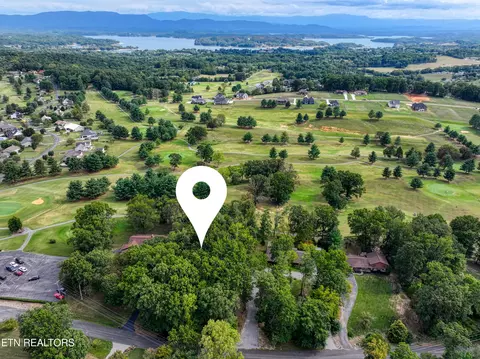 1231 Stonewall Jackson Dr, Dandridge, TN 37725
