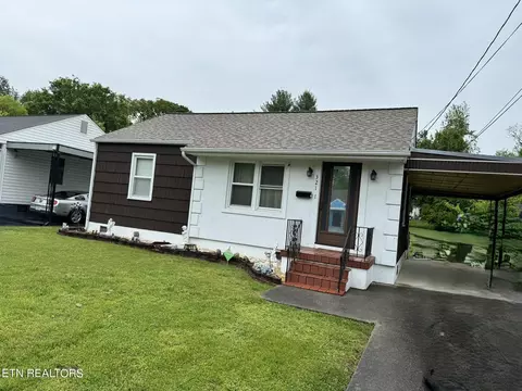 3211 Boright Dr, Knoxville, TN 37917
