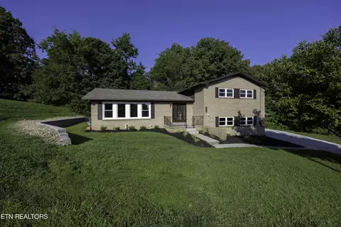 7501 Shaker Dr, Knoxville, TN 37931