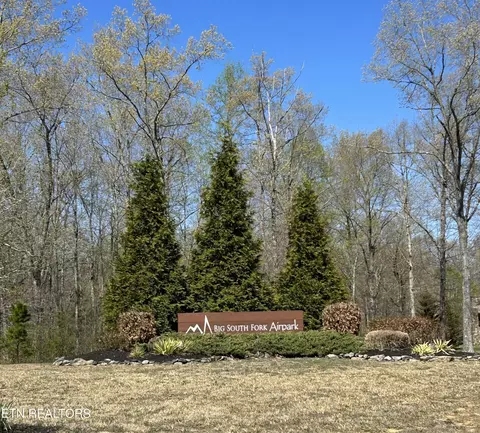 Hardwood Court, Oneida, TN 37841