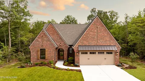 110 Laurelwood Dr, Crossville, TN 38558