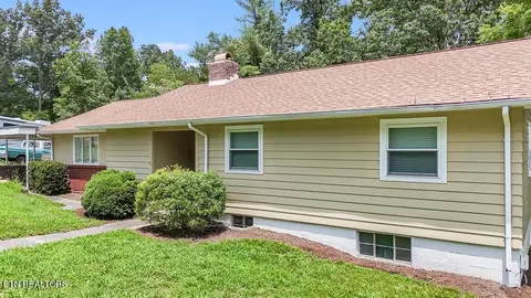 124 Kentucky Ave, Oak Ridge, TN 37830