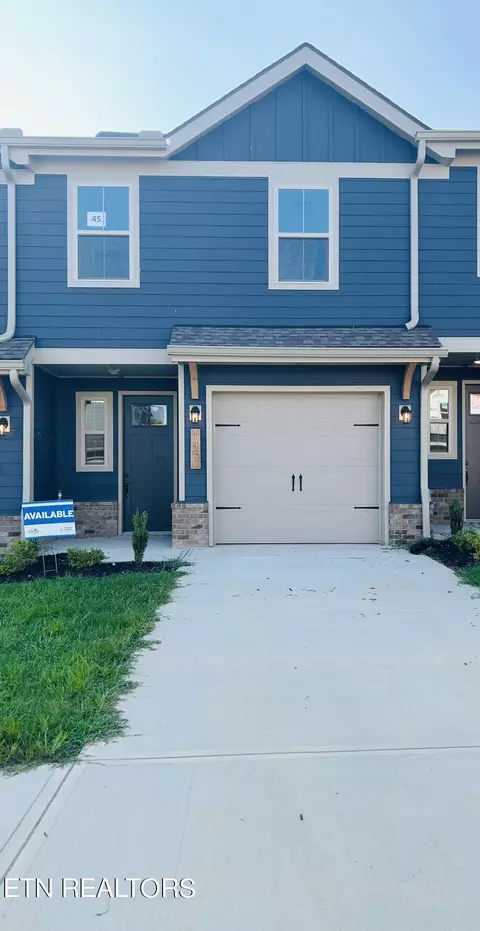 1450 Mountain Quail Cir, Maryville, TN 37801