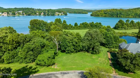360 Cormorant Dr, Vonore, TN 37885