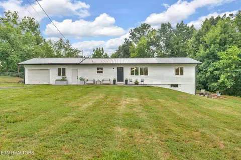 2820 Holly Dr, Sevierville, TN 37876