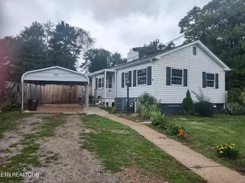 242 Vermont Ave, Oak Ridge, TN 37830