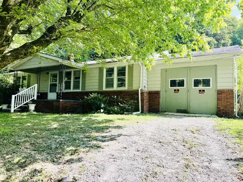 1372 Old Kentucky Rd, Tazewell, TN 37879