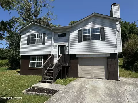 7306 Oak Chase Rd, Knoxville, TN 37918