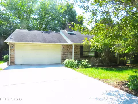 916 Rose Petal Ln, Knoxville, TN 37938