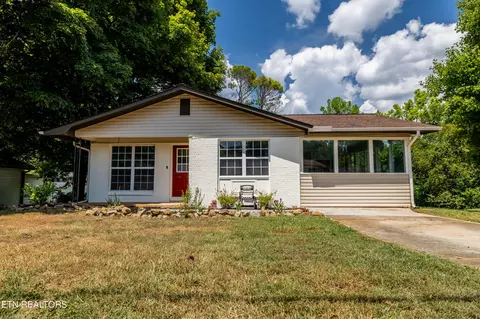 318 Arrowhead Dr, Maryville, TN 37801