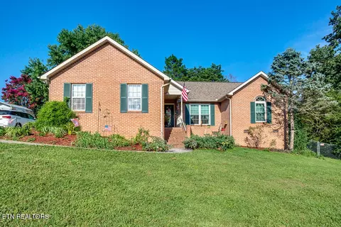 8208 Spruceland Rd, Powell, TN 37849